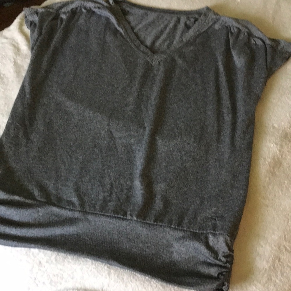 Gray athletic v-neck tee. Size S/P